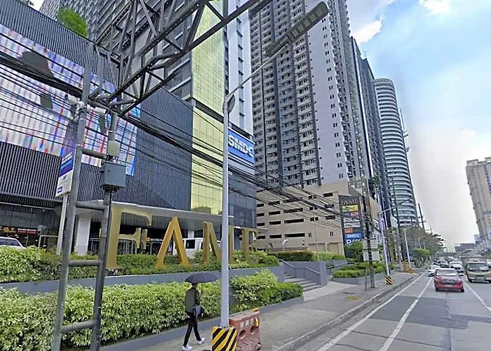 Gemstonebr In Smdc Fame Residences Hotel Manila